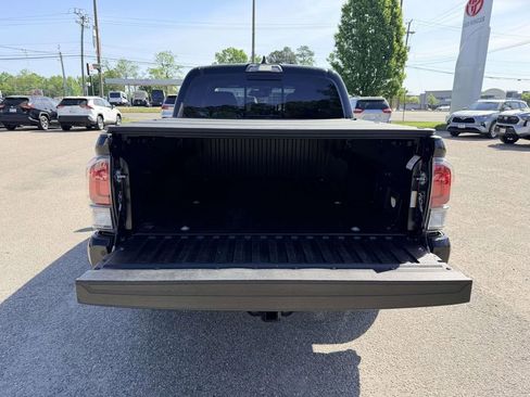 Certified 2022 Toyota Tacoma TRD Sport w/ TRD Premium Sport Package AWD/4WD image 16