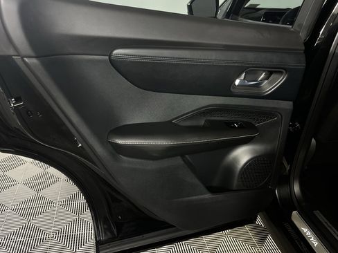 Used 2023 Nissan Ariya AWD image 25