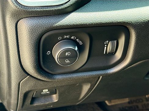 Used 2021 RAM 1500 Big Horn image 10