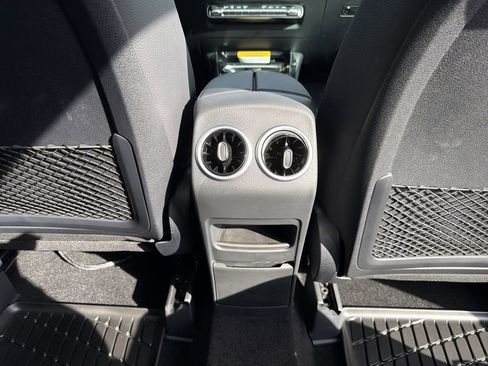 New 2026 Mercedes-Benz GLB 250 4MATIC image 21