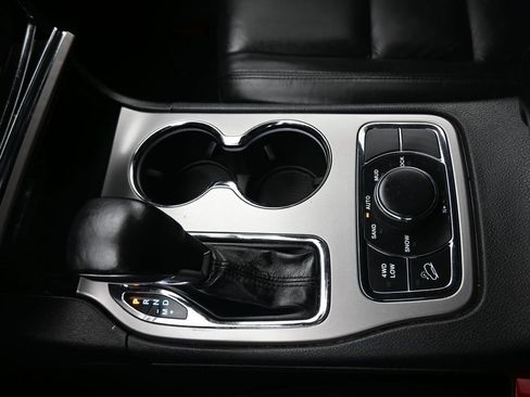 Used 2020 Jeep Grand Cherokee Limited image 22