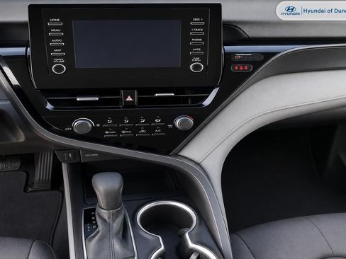 Used 2021 Toyota Camry LE FWD image 9