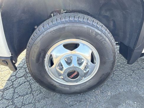 Certified 2023 GMC Sierra 3500 Denali w/ Denali Ultimate Package image 19