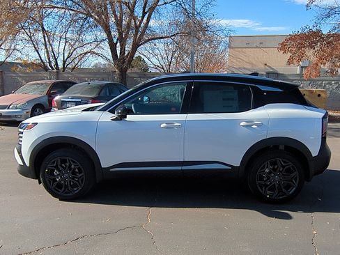 New 2026 Nissan Kicks SR image 9