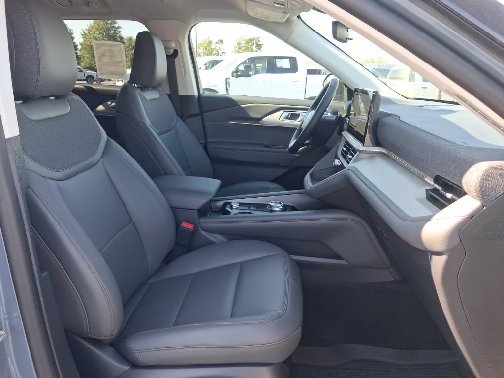 New 2026 Ford Explorer Active w/ Active Comfort Package AWD/4WD image 16
