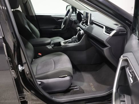 Used 2025 Toyota RAV4 XLE FWD image 21