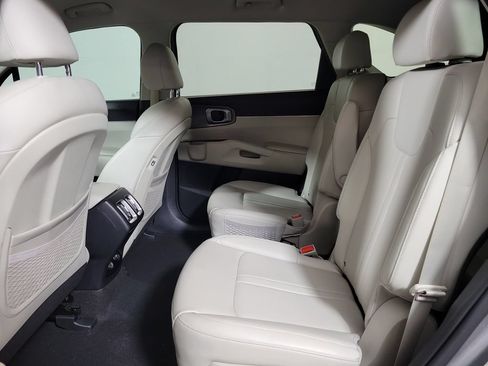 Used 2021 Kia Sorento S FWD image 25