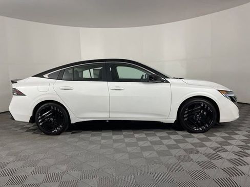 New 2026 Nissan Sentra SR w/ Floor Mat Package image 13