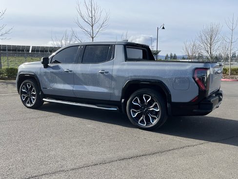 Used 2024 GMC Sierra EV Denali image 3