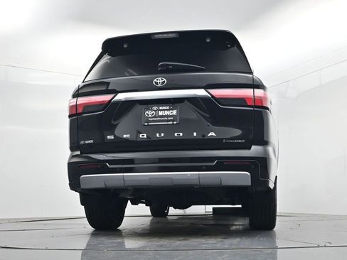 Used 2025 Toyota Sequoia Capstone AWD/4WD image 56