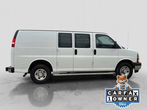 Used 2024 Chevrolet Express 2500 w/ Driver Convenience Package RWD image 9
