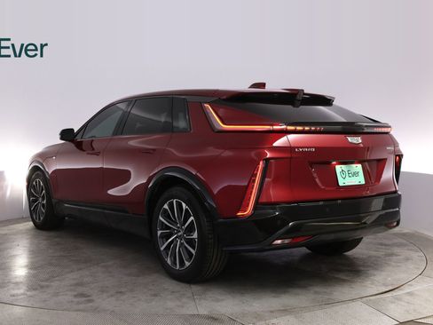 Used 2024 Cadillac Lyriq Sport AWD/4WD image 17