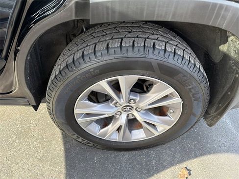 Used 2016 Toyota Highlander Plus image 12