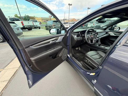 Used 2024 Cadillac XT5 Sportv w/ Technology Package AWD/4WD image 9