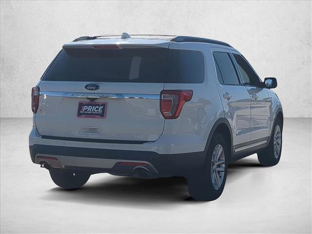 Used 2017 Ford Explorer XLT w/ Equipment Group 201A FWD image 5