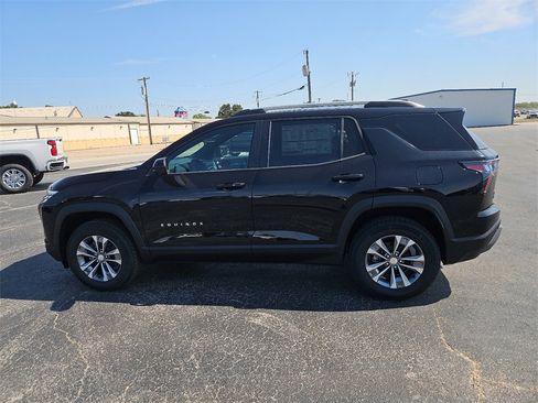 New 2026 Chevrolet Equinox LT w/ Convenience Package II image 2