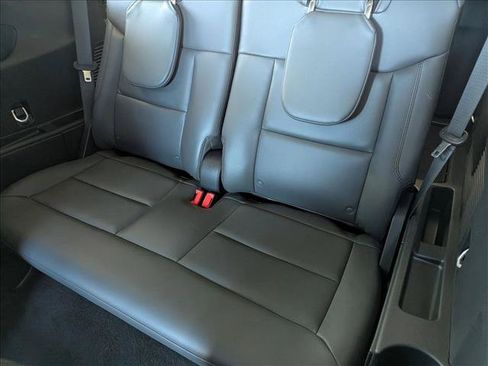 Used 2025 Ford Explorer Active w/ Active Comfort Package RWD image 19
