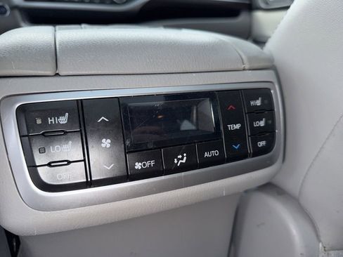 Used 2015 Toyota Highlander Limited image 25