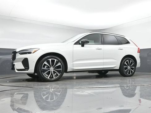 Used 2024 Volvo XC60 B5 Plus w/ Protection Package Premier AWD/4WD image 34