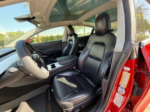 Used 2019 Tesla Model 3 Standard Range RWD image 9
