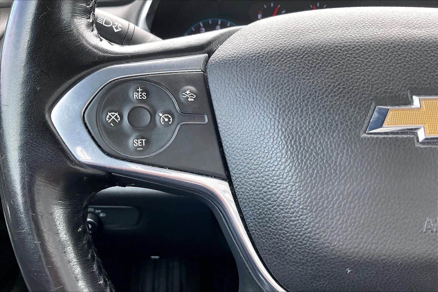 Used 2022 Chevrolet Traverse LT FWD image 22