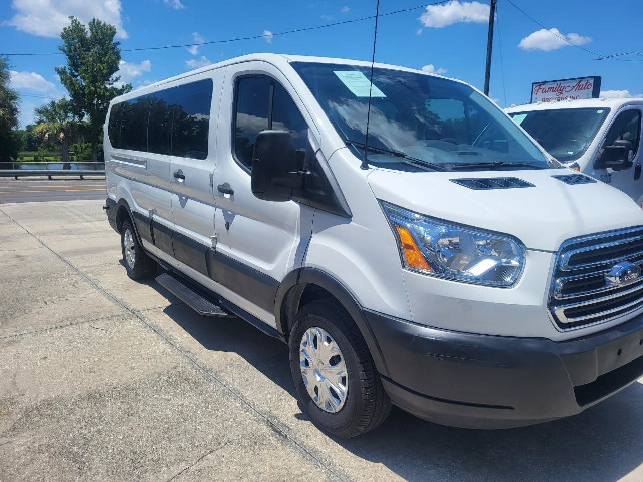 Used 2016 Ford Transit 350 XLT RWD image 9