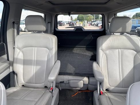 Used 2022 Jeep Wagoneer Series III w/ Premium Group I AWD/4WD image 21