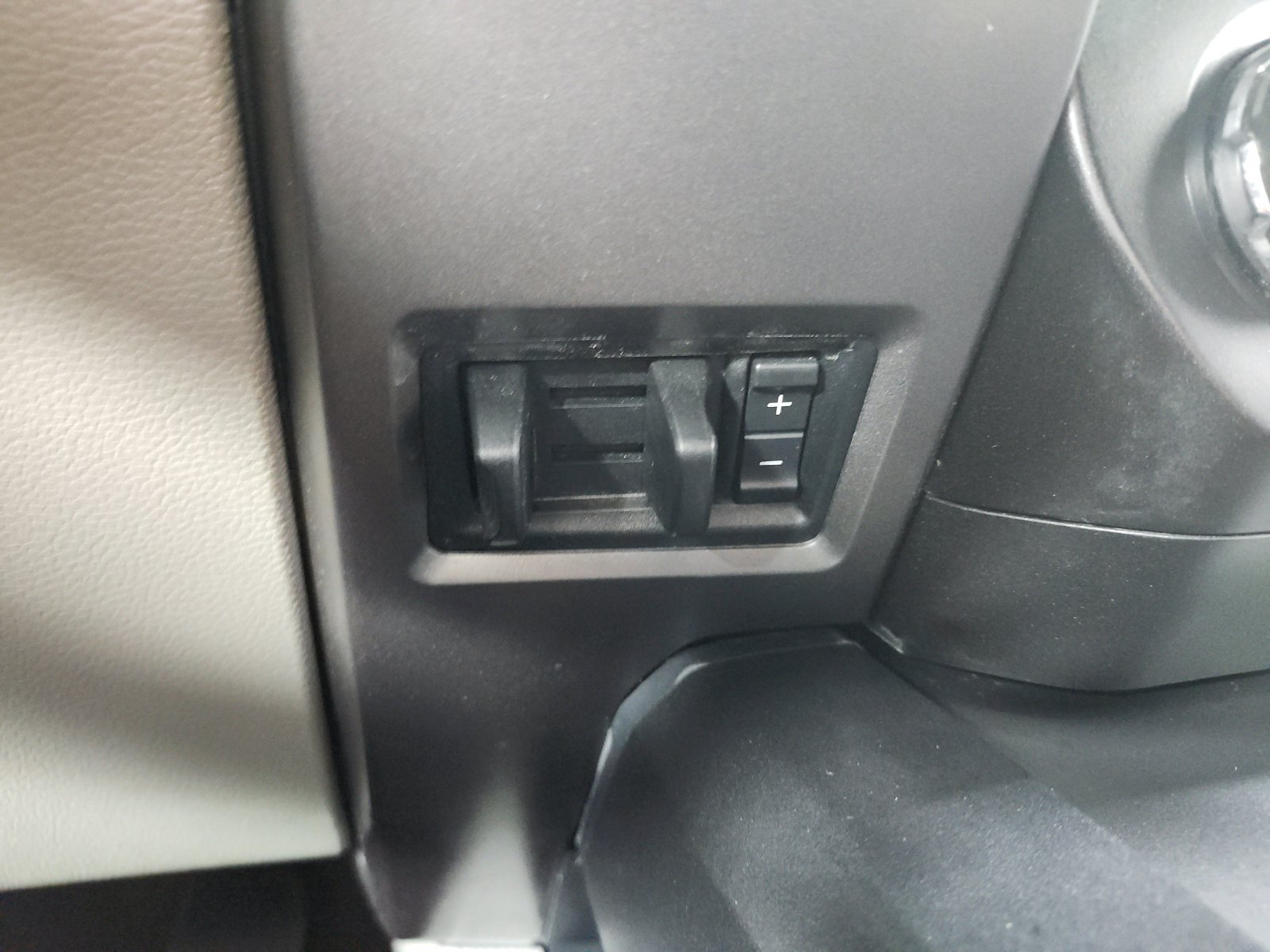 Used 2020 Ford F150 XLT w/ Equipment Group 302A Luxury AWD/4WD image 27