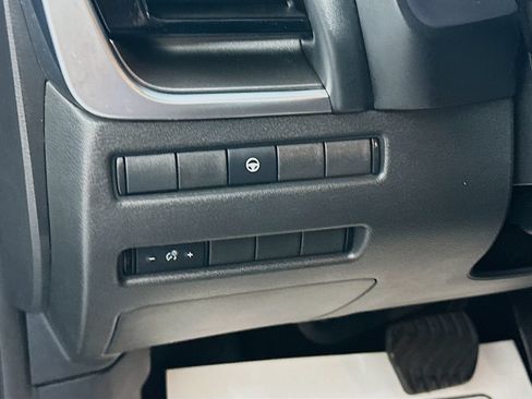 Used 2021 Nissan Rogue SV FWD image 10