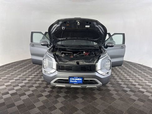 Used 2024 Mitsubishi Outlander SE image 14