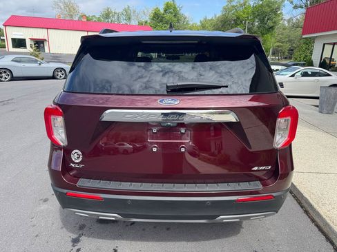 Used 2022 Ford Explorer XLT w/ Equipment Group 202A AWD/4WD image 6