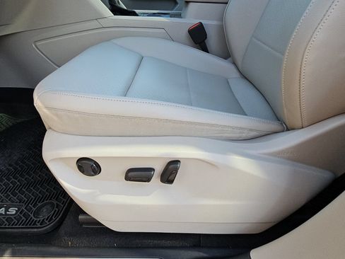 Used 2023 Volkswagen Atlas SE w/ Panoramic Sunroof Package FWD image 30