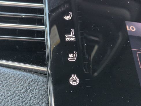Used 2024 Jeep Wagoneer Series III AWD/4WD image 24