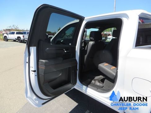 Used 2025 GMC Sierra 1500 AT4 AWD/4WD image 40