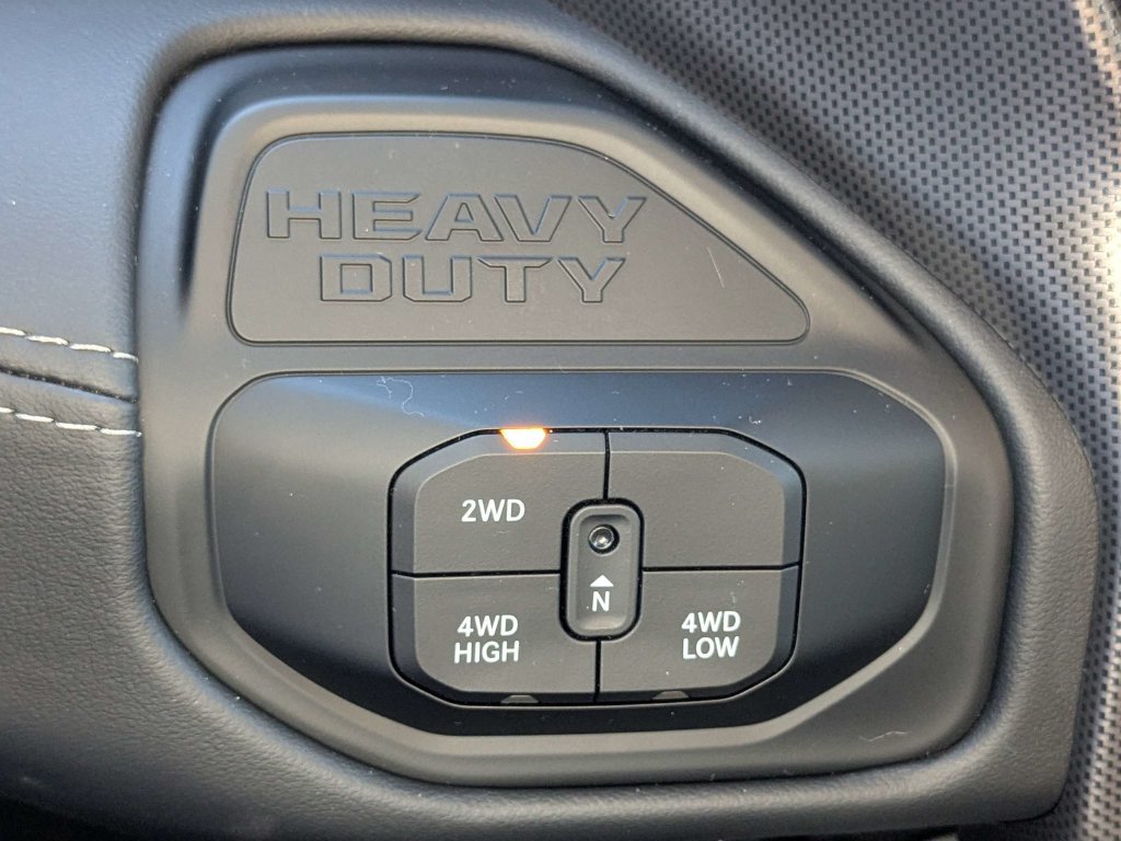 Used 2025 RAM 3500 Limited AWD/4WD image 35