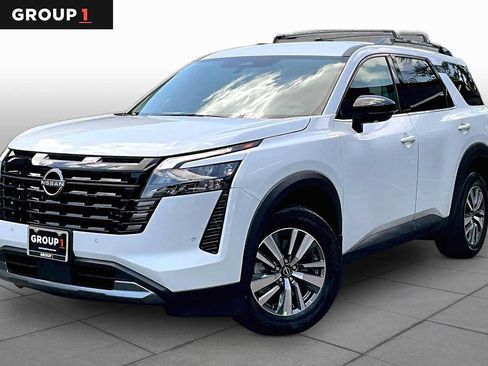 New 2026 Nissan Pathfinder SL FWD image 1