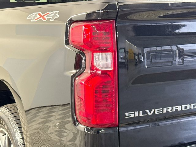 Used 2024 Chevrolet Silverado 1500 LT AWD/4WD image 35