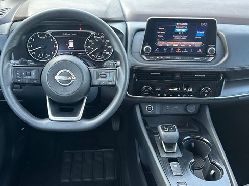 Used 2023 Nissan Rogue SV image 15