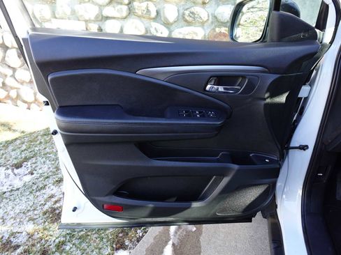 Certified 2022 Honda Pilot Sport image 10