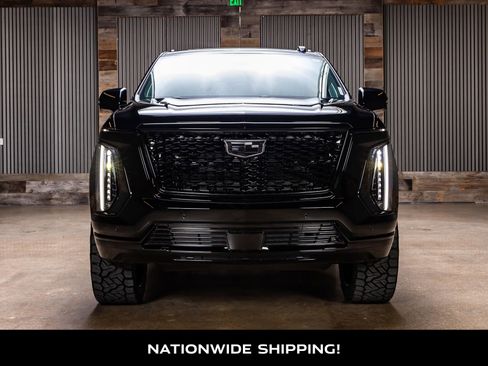 Used 2025 Cadillac Escalade Sport Platinum image 4