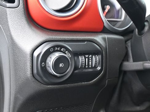 Used 2018 Jeep Wrangler Unlimited Rubicon image 14