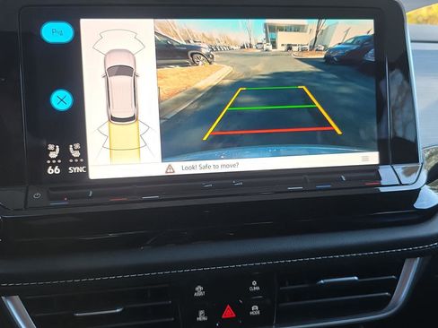 Used 2024 Volkswagen Atlas Cross Sport SE image 22