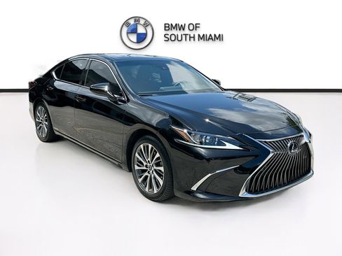 Used 2020 Lexus ES 300h w/ Premium Package FWD image 1