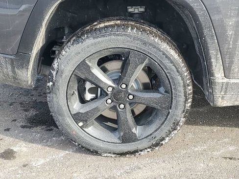 New 2025 Jeep Grand Cherokee L Limited image 6