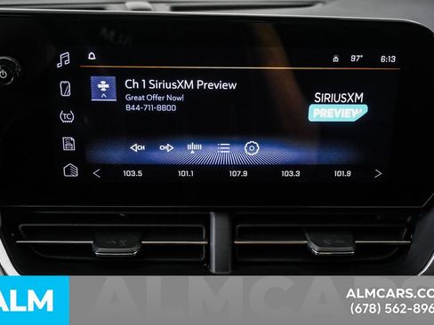 Used 2025 Chevrolet Trax LT FWD image 35