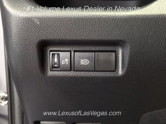 Used 2021 Toyota RAV4 LE AWD/4WD image 38