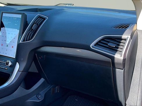 Certified 2024 Ford Edge SEL w/ Convenience Package AWD/4WD image 17