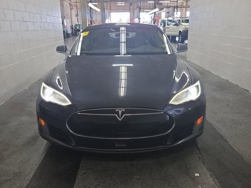 Used 2015 Tesla Model S 70D image 2