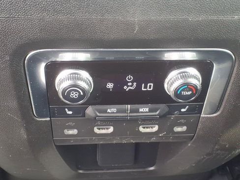 Used 2021 GMC Yukon Denali w/ Denali Ultimate Package AWD/4WD image 9