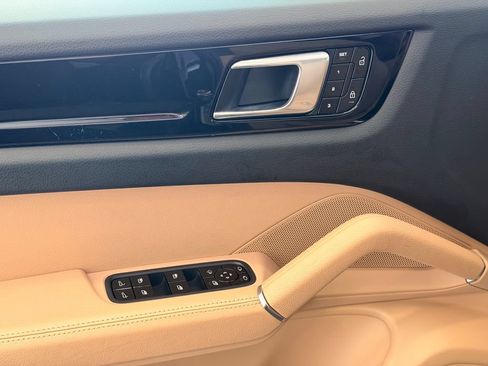 Certified 2021 Porsche Cayenne AWD/4WD image 15
